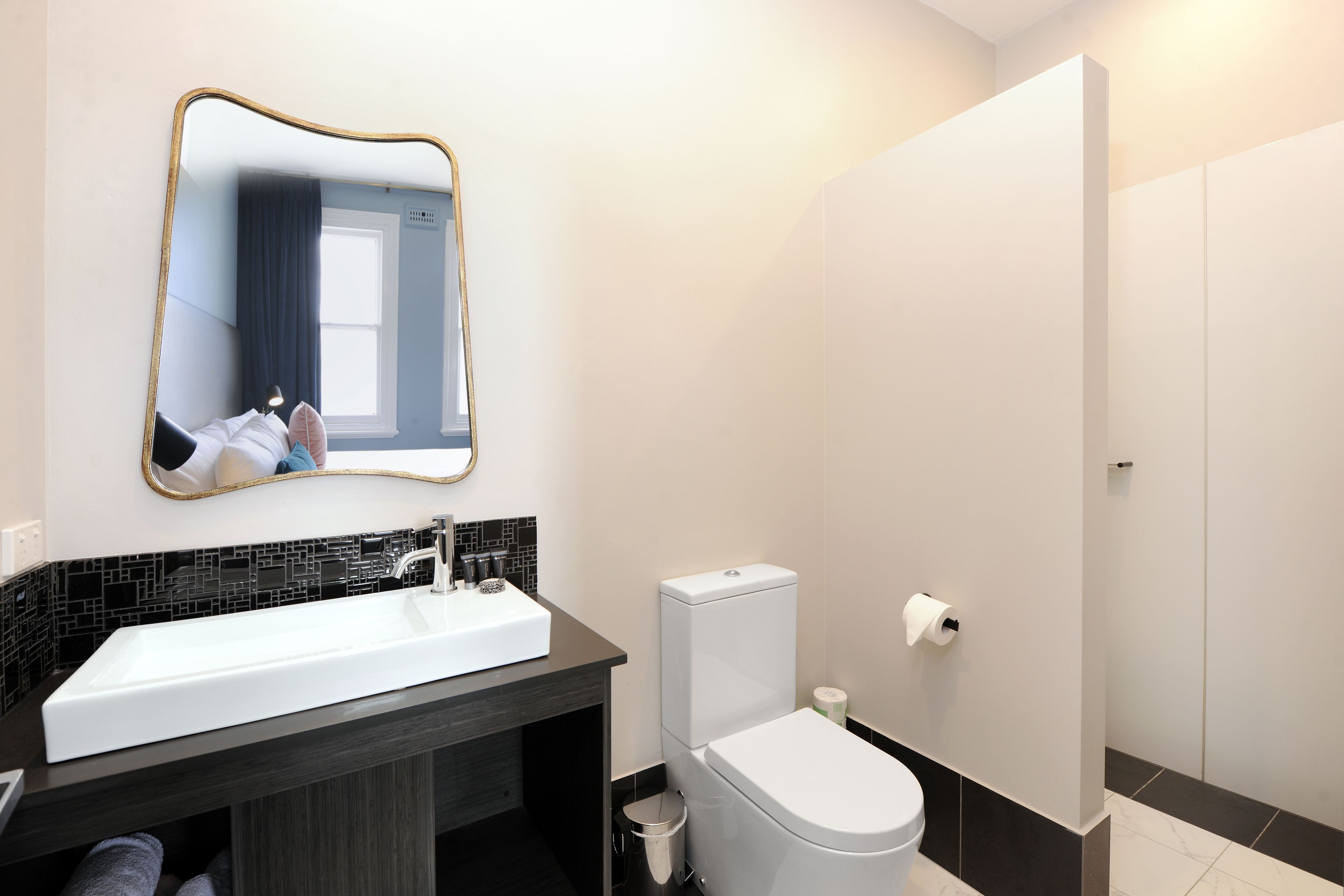 superior king suite | bathroom | shower, designer toiletries, hair dryer, towels