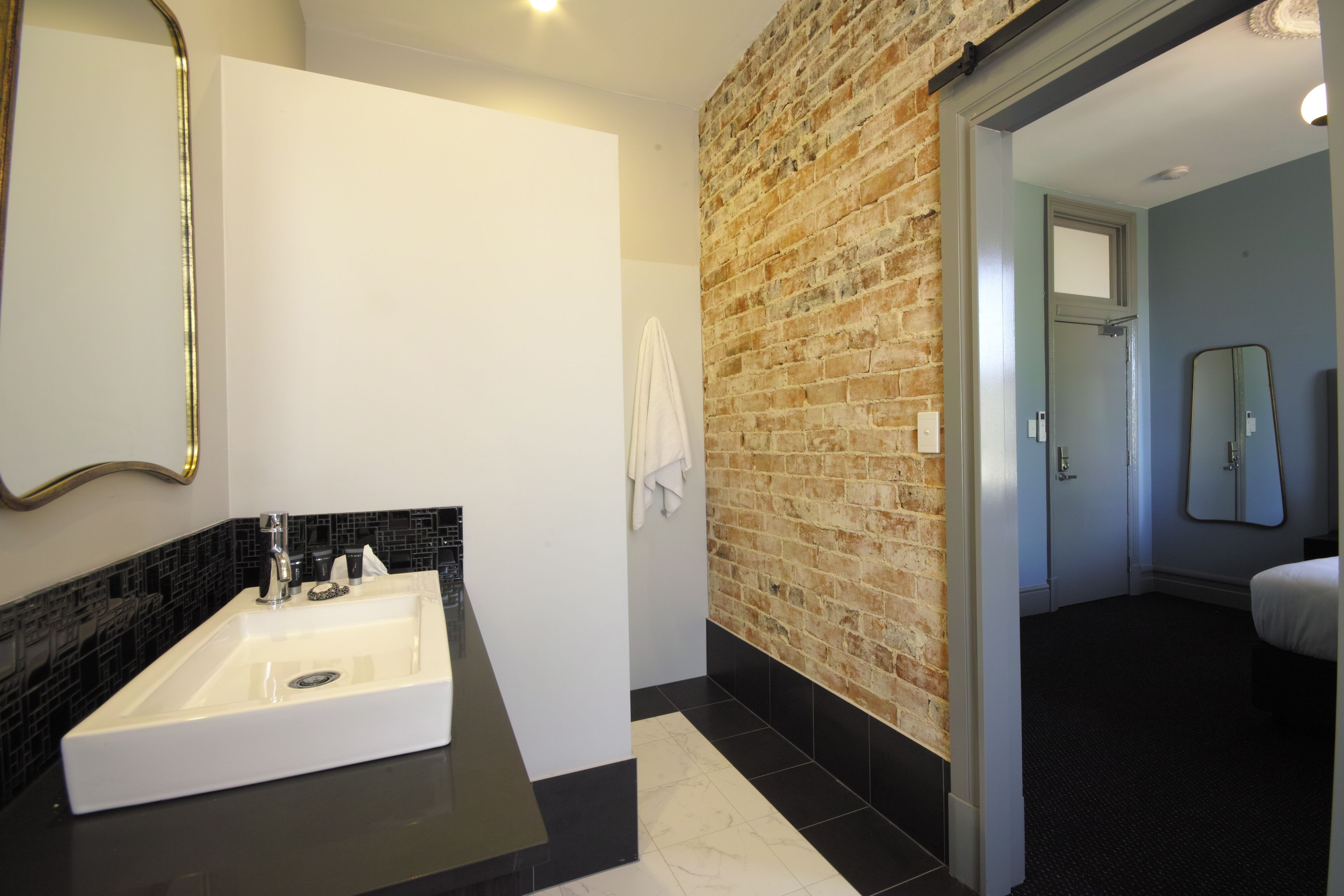 king studio | bathroom sink