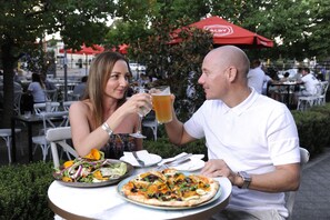 Lunch and dinner served - The Stirling Arms Hotel (Guildford)