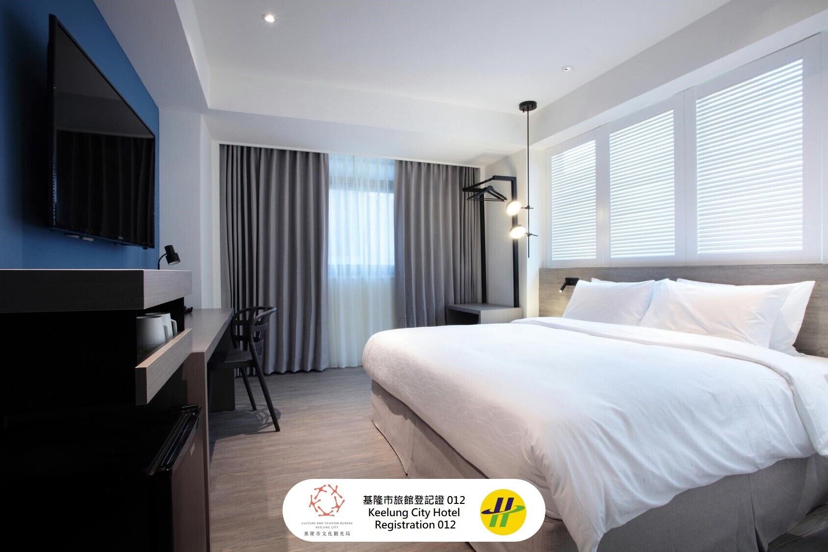 Phòng đôi Premier | Bộ đồ giường cao cấp, minibar, bàn, phòng cách âm 