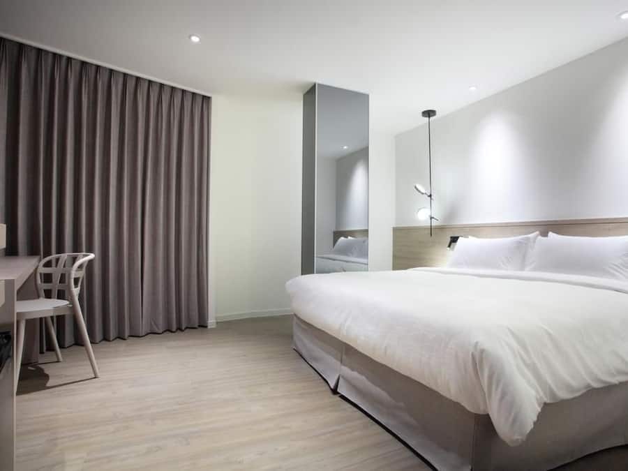 Premier Double Room | Premium bedding, minibar, desk, soundproofing
