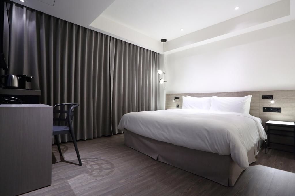 deluxe double room | premium bedding, minibar, desk, soundproofing