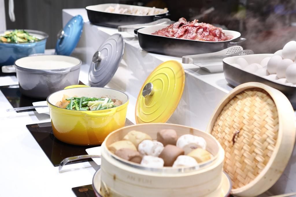 free daily self-service breakfast