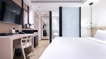 Premium bedding, minibar, desk, soundproofing