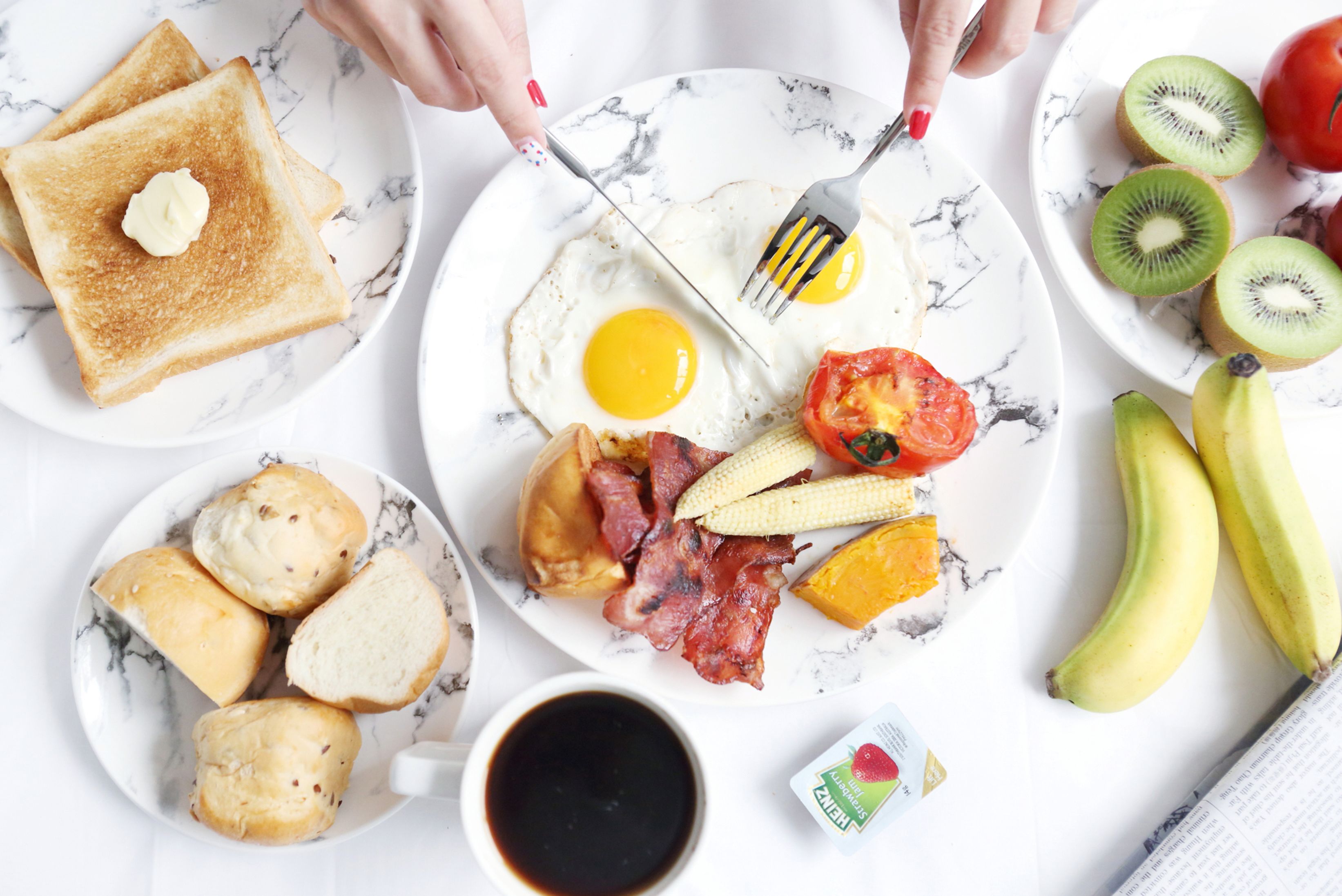 free daily self-service breakfast