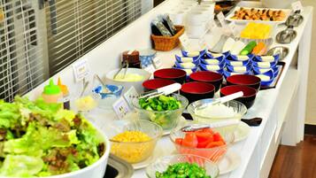 Desayuno buffet todos los días (con cargo)