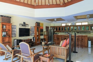 Dining - Emerald Villa B-18 (Denpasar)