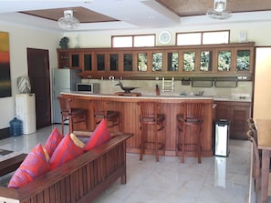 Villa, 2 Schlafzimmer | Wohnbereich | LCD-Fernseher, Pay-TV