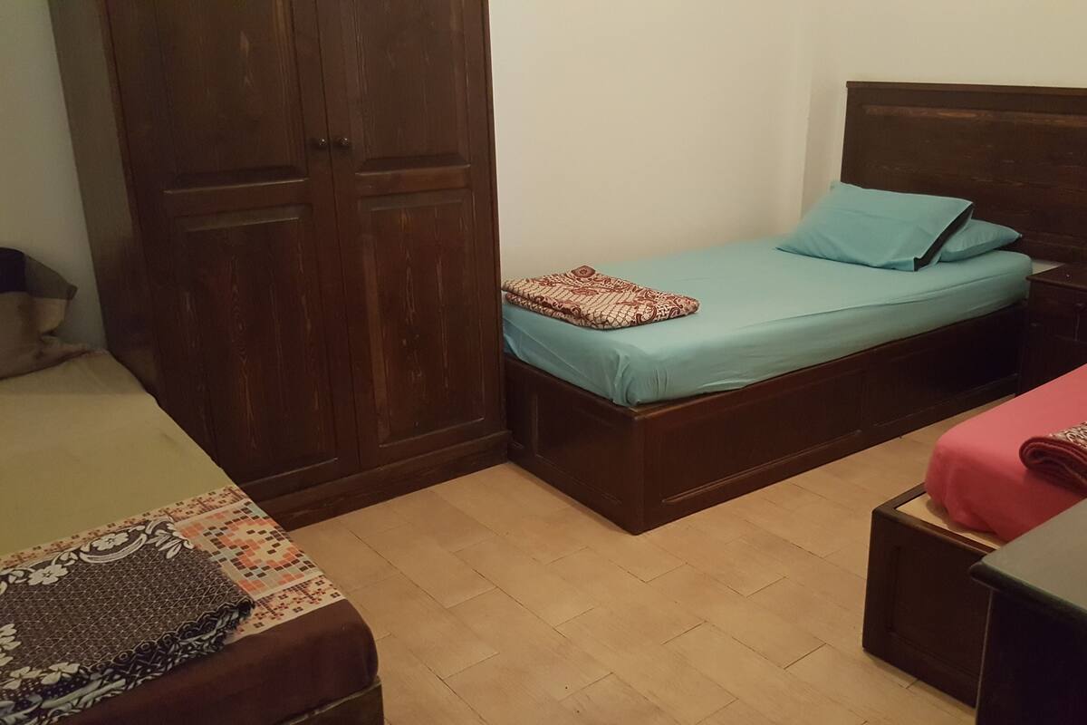 Apartamento, 1 quarto, vista para o pátio | 2 quartos, escrivaninha, cortinas blackout