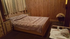 2 quartos, escrivaninha, cortinas blackout