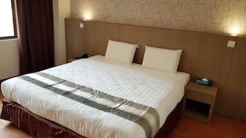 Superior Room, 1 Katil Raja (King) | Meja, seterika/papan seterika, Wi-fi percuma