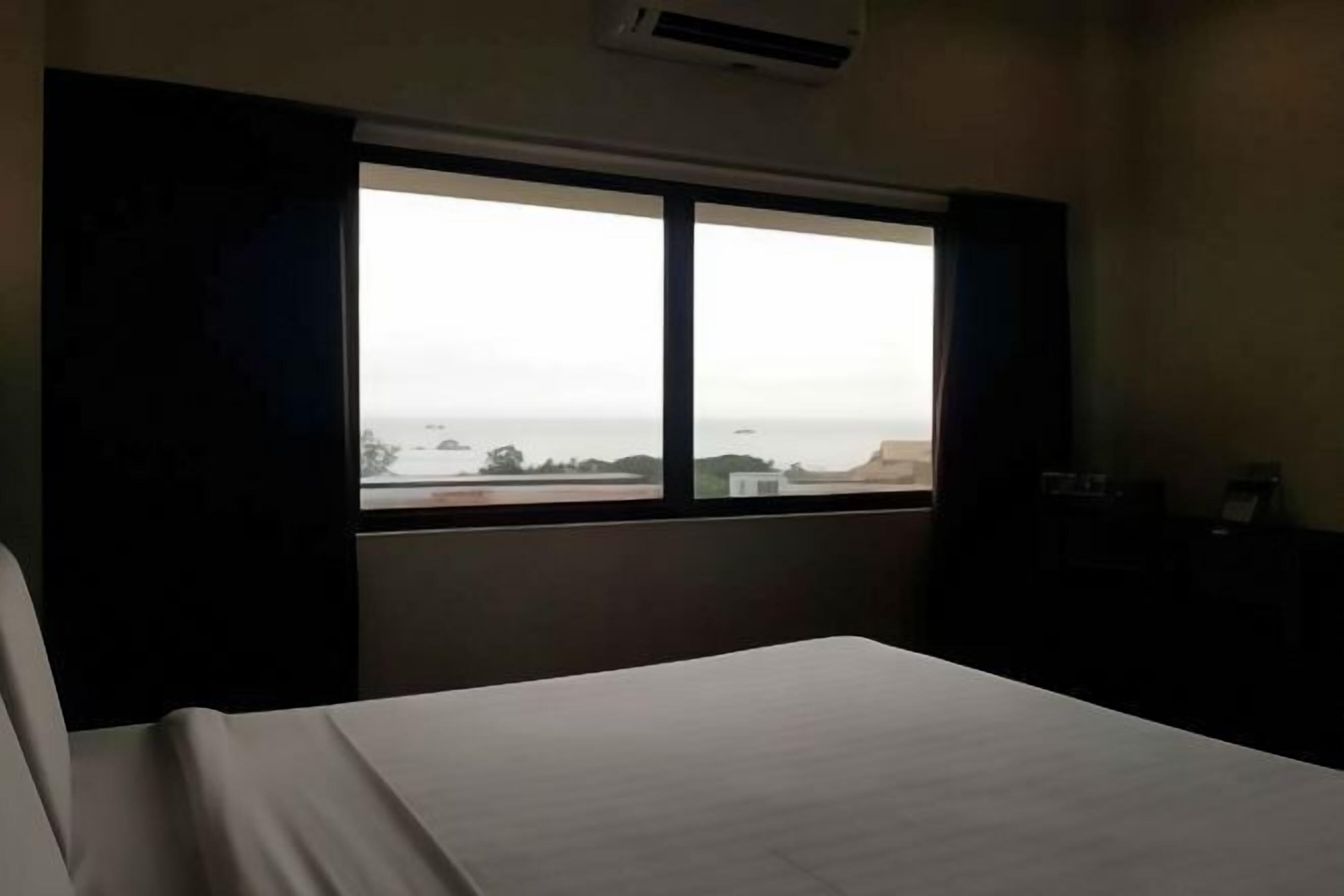 Desk, iron/ironing board, free WiFi