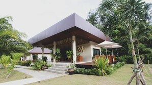 Front of property - Verona Lanta Resort (Ko Lanta)