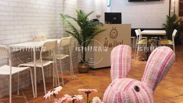 Área de estar no saguão