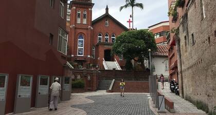 Tourist Bunny - Hostel