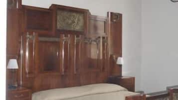 Ameublement personnalisé, bureau, chambres insonorisées, Wi-Fi gratuit