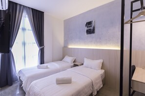 Couple Room | Rollaway beds, free WiFi, bed sheets - iO Hotel (Kuala Lumpur)