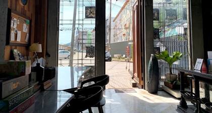 Shade House - Phuket Downtown