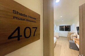 Panoramic Room | Iron/ironing board, free WiFi, bed sheets - Shade House - Phuket Downtown (Ratsada)
