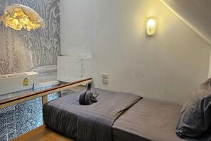 Iron/ironing board, free WiFi, bed sheets - Shade House - Phuket Downtown (Ratsada)
