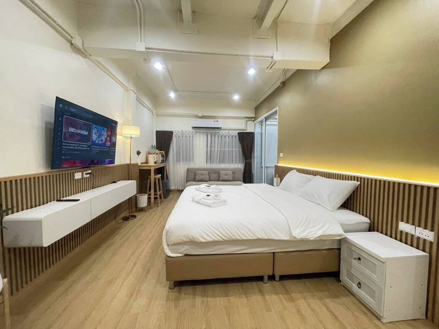 Wifi gratis y ropa de cama 