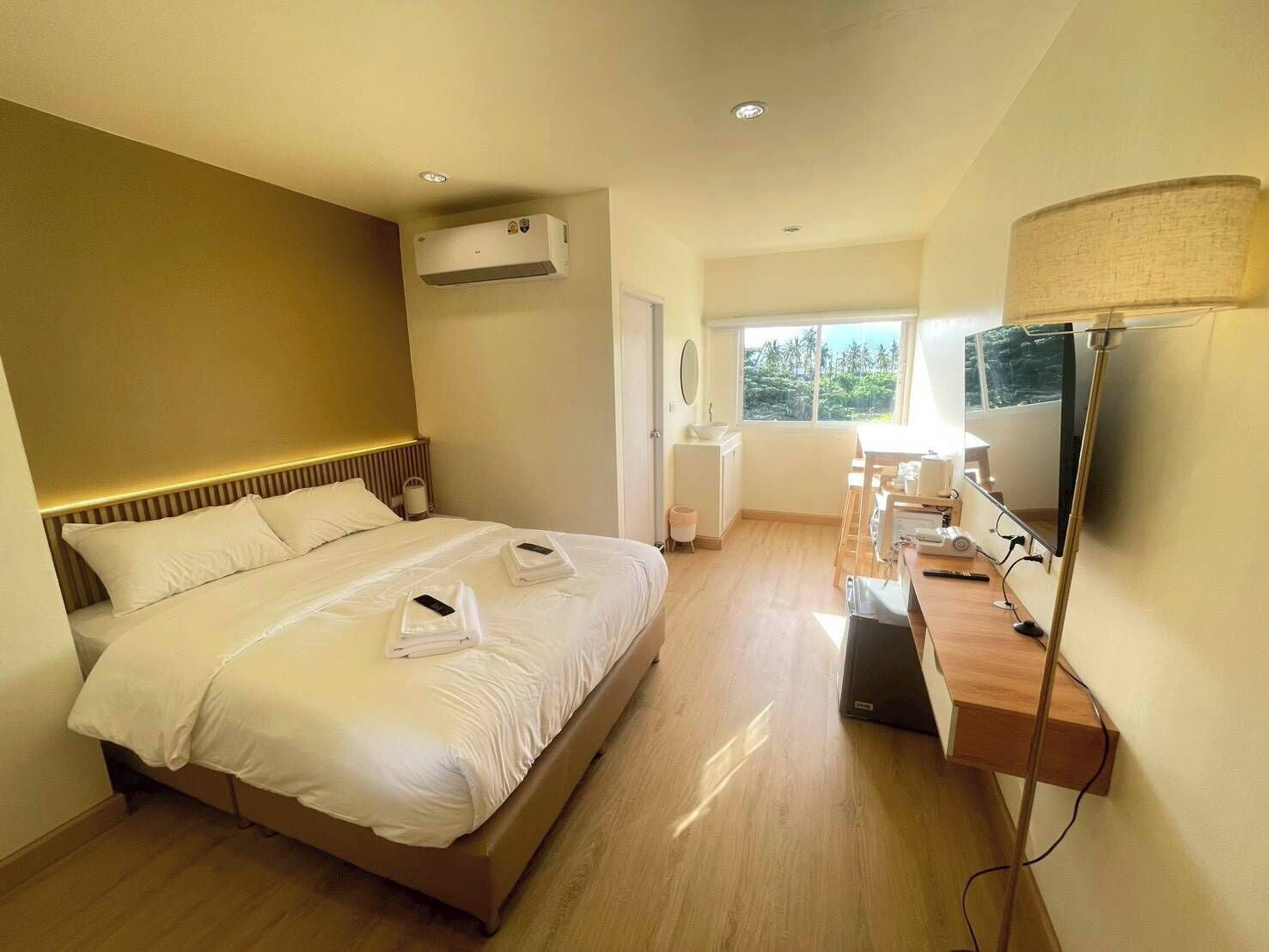 Wifi gratis y ropa de cama 