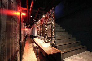 Standard Room, Shared Bathroom | Bathroom - Shade House - Phuket Downtown (Ratsada)
