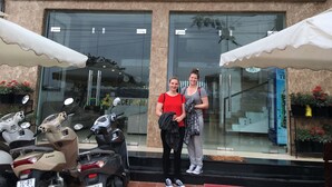 Front of property - Hera Halong Hotel (Bai Chay)