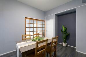 Apartamento, 2 quartos (EG31) | Área de estar