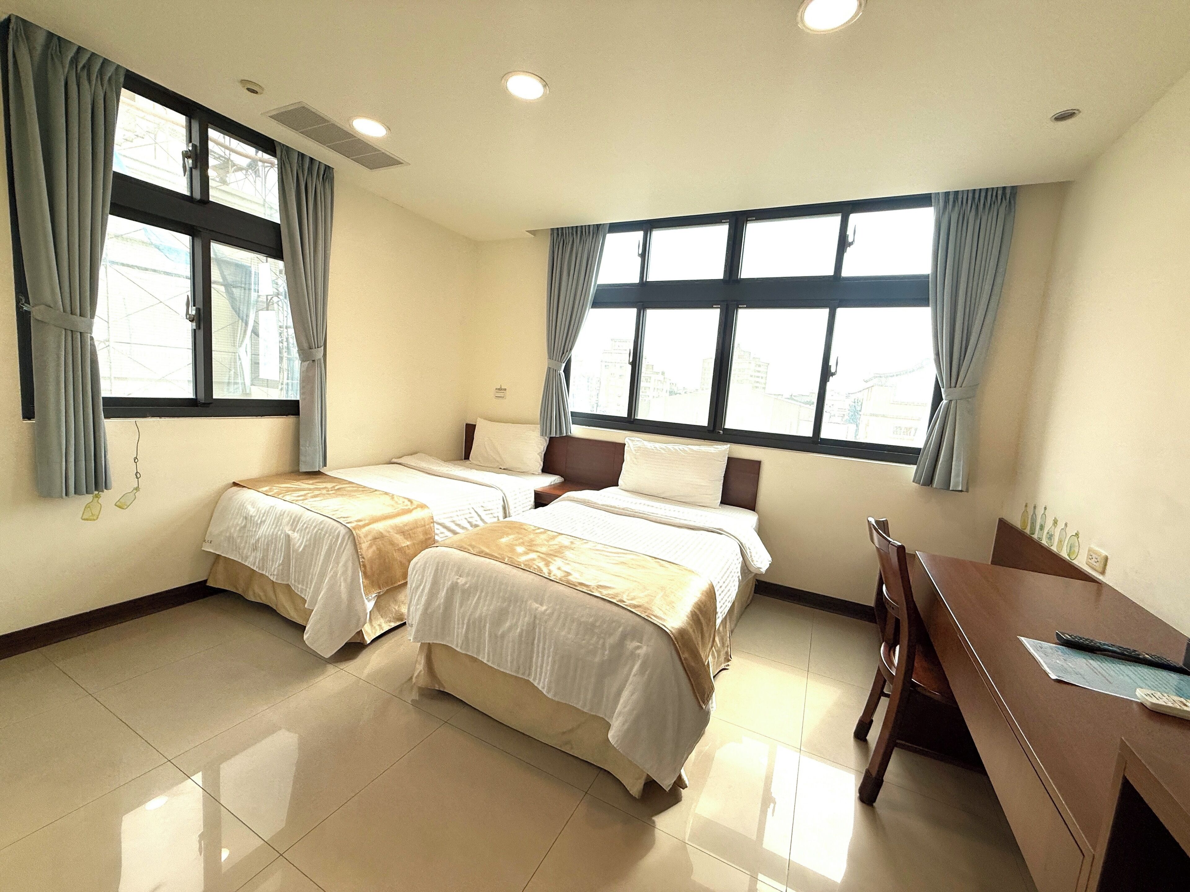 Desk, blackout drapes, free WiFi, bed sheets