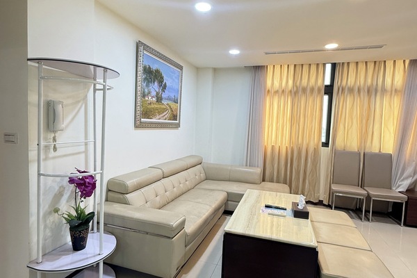 Business Quadruple Room | Living room | LCD TV