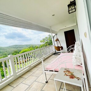 Deluxe Double Room with Mountain View | Terrazza/patio