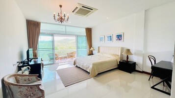 Standard Room with Mountain View | Minibar, skrivbord och gratis wi-fi