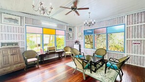 Kamar Keluarga | Area keluarga | TV layar datar