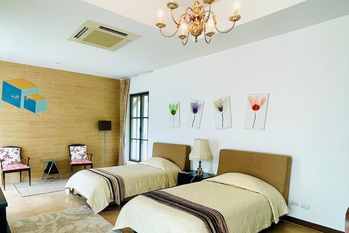 Deluxe Double Room with Mountain View | Minibar, escritorio y wifi gratis