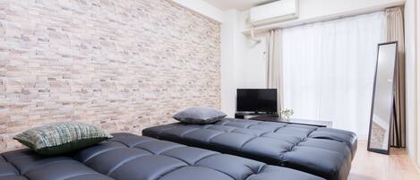 Apartment for 5 People | Desk, free WiFi