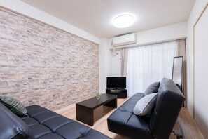 Apartment for 5 People | Living area | Flat-screen TV - Osaka Maison Rech (Osaka)