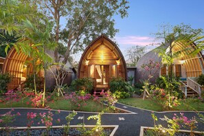 Front of property - evening/night - Uluwatu Lumbung Cottages (Pecatu)