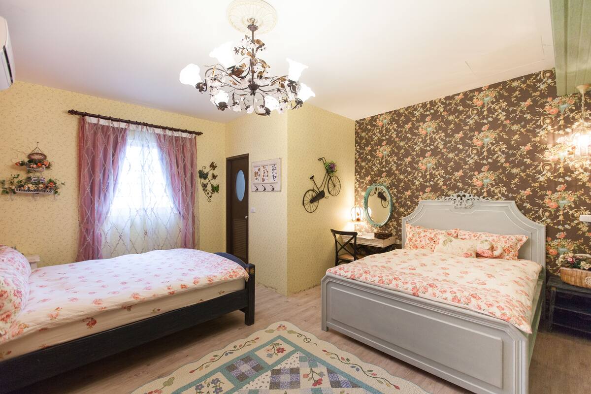 Standard Quadruple Room, 2 Double Beds, City View