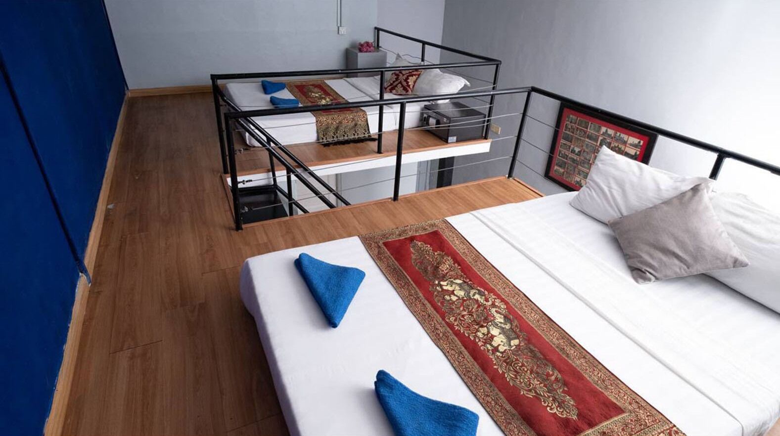 Coffres-forts dans les chambres, décoration personnalisée, bureau