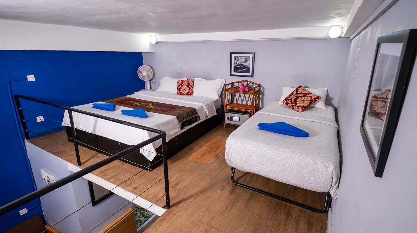 Coffres-forts dans les chambres, décoration personnalisée, bureau