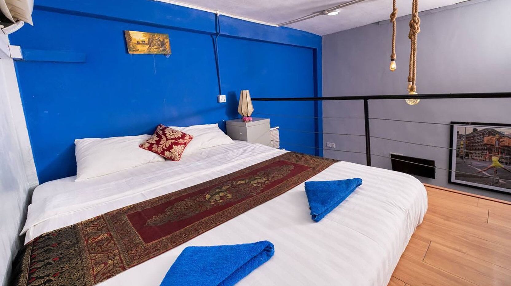 Coffres-forts dans les chambres, décoration personnalisée, bureau