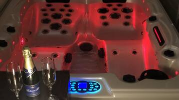 Private spa tub