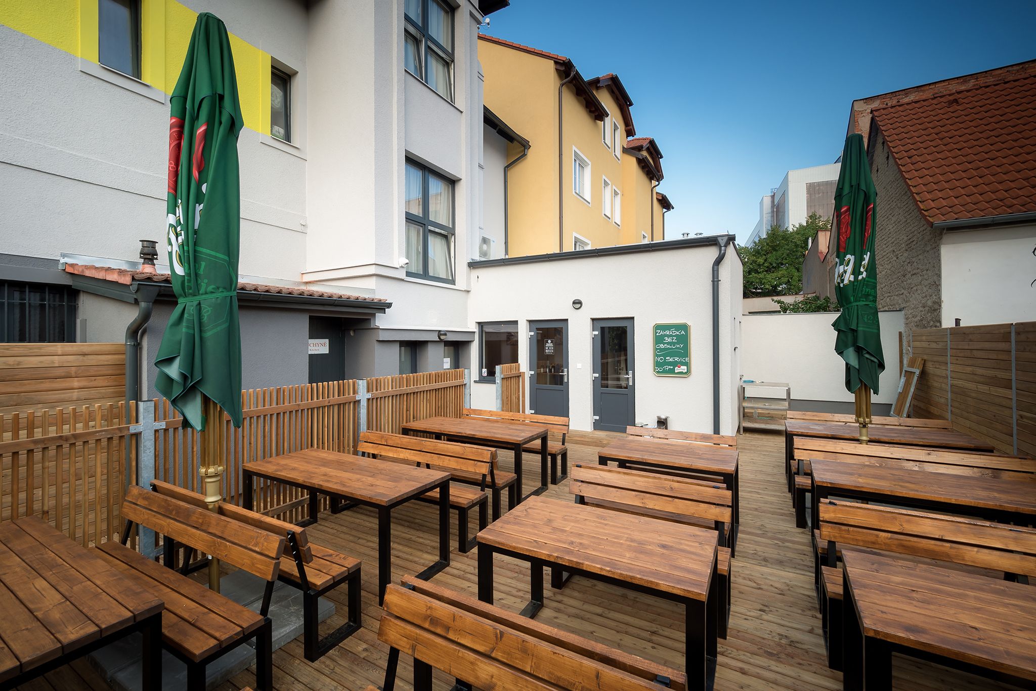 تناول الطعام بالخارج