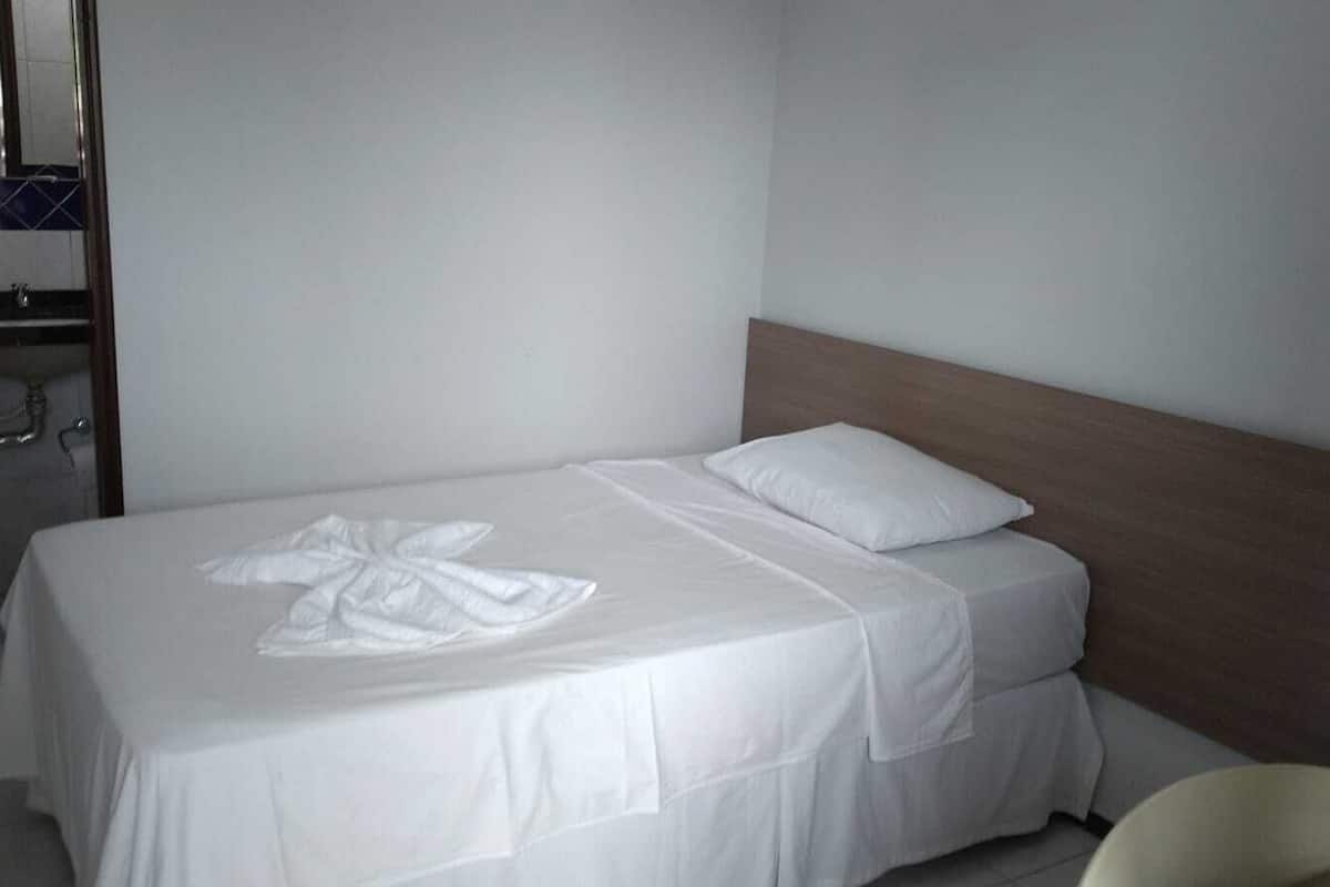 basic single room | minibar, desk, blackout curtains, free wifi