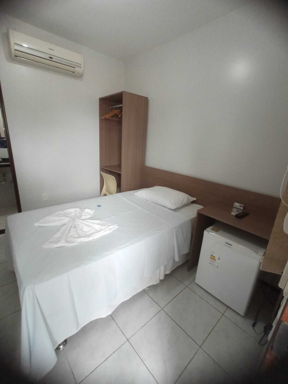 basic single room | minibar, desk, blackout curtains, free wifi