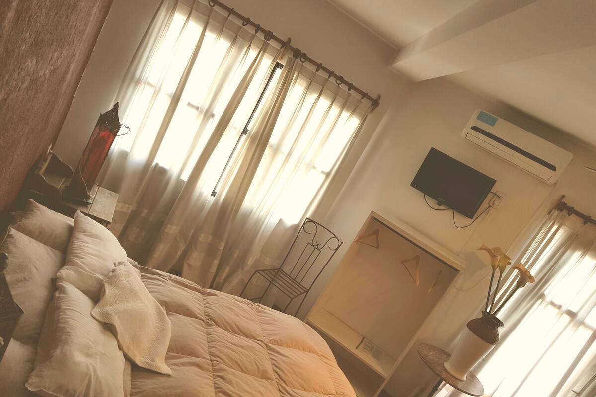 20 bedrooms, premium bedding, memory-foam beds, minibar