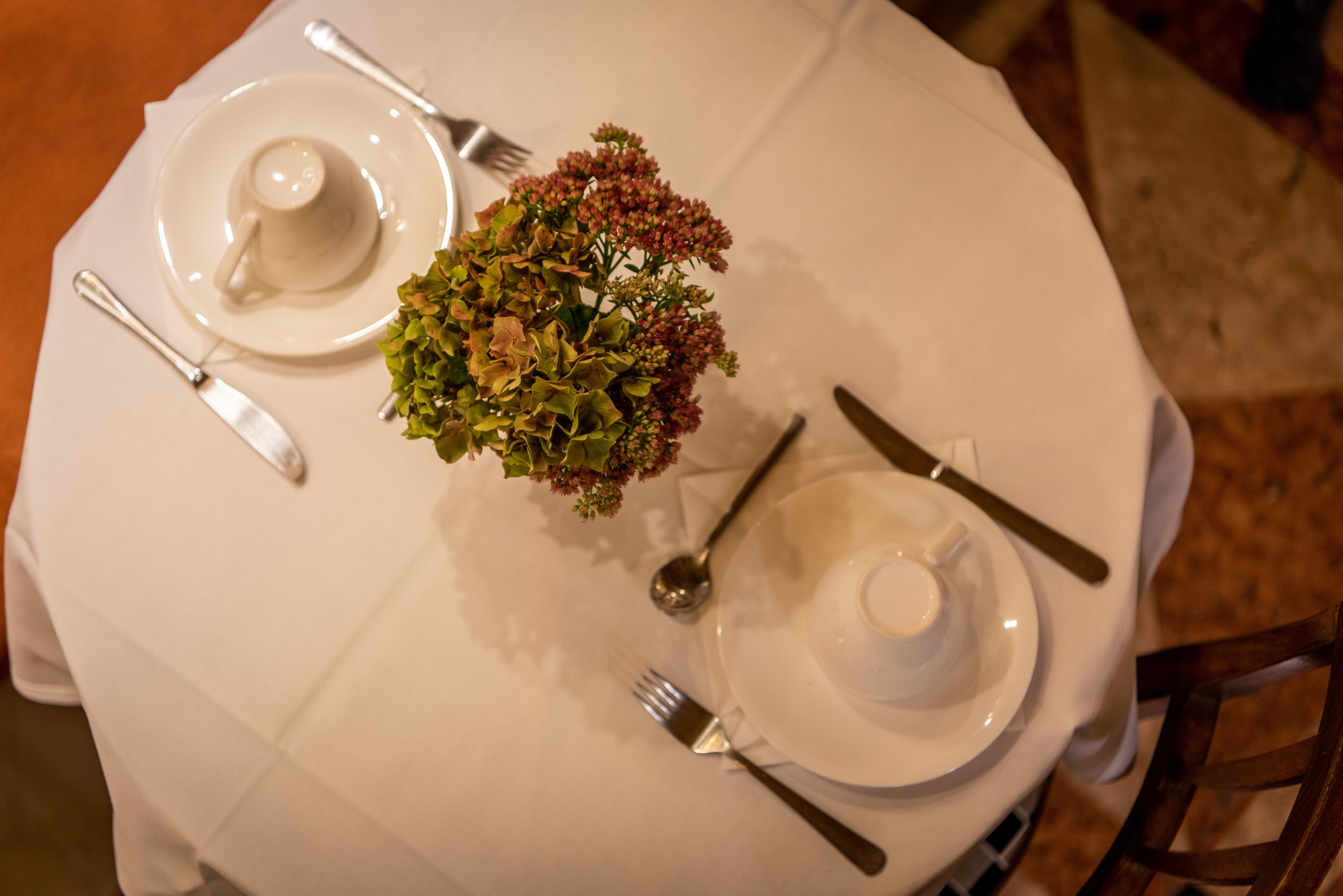 daily cooked-to-order breakfast (eur 15 per person)