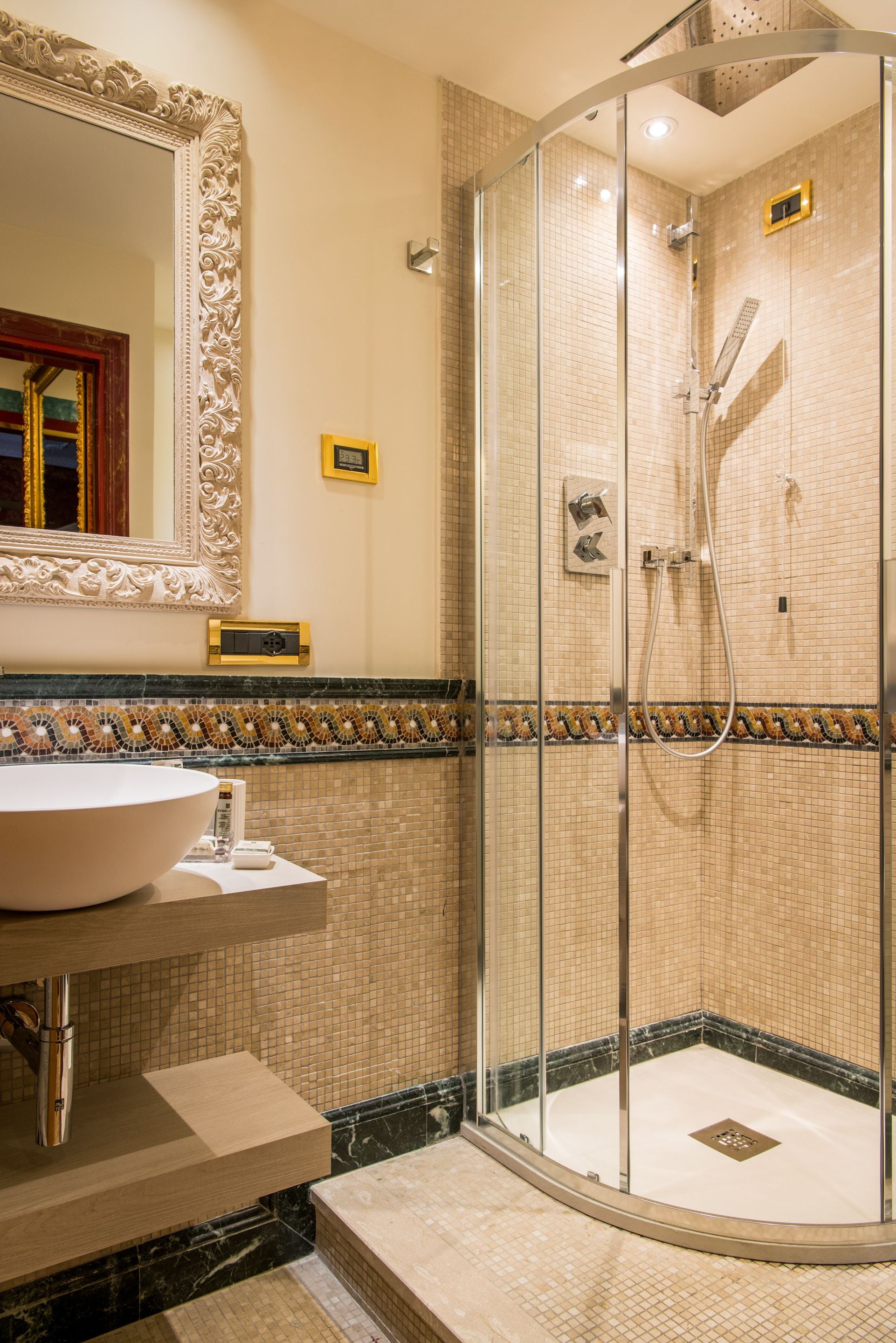 single room, private bathroom (external) | bathroom | shower, rainfall showerhead, free toiletries, hair dryer