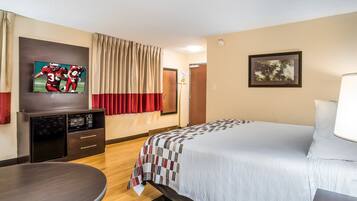 Quarto superior, 1 cama King, para não fumantes | Escrivaninha, berços grátis, Wi-Fi de cortesia, roupa de cama